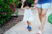 Choosing Walking Shoes for Your Baby